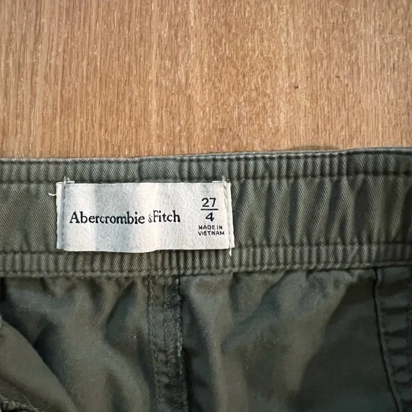 Abercrombie and Fitch relaxed cargo pants olive size 27/4 R - Picture 3 of 5